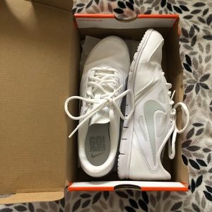 Women’s Nike Cheer compete shoes